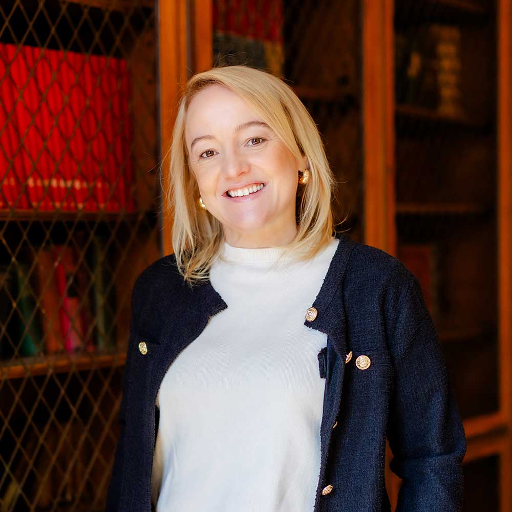portrait of Tracey McDermott